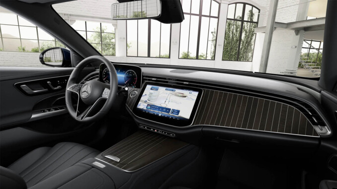 Mercedes-Benz E-Class E200 Exclusive Premium Plus 4dr 9G-Tronic Petrol Saloon - Image 4